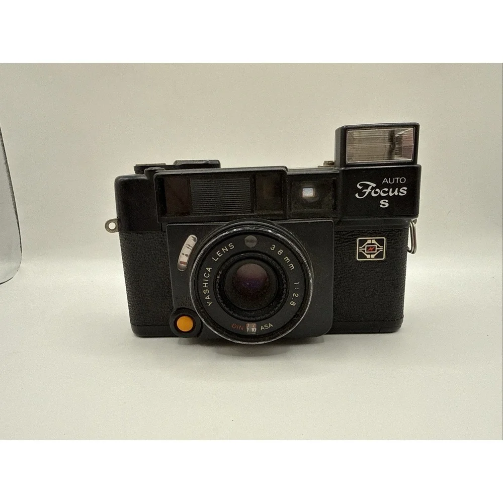 Yashica Auto Focus S 35mm Film Camera with 38mm f/2.8 Lens - Vintage PARTS